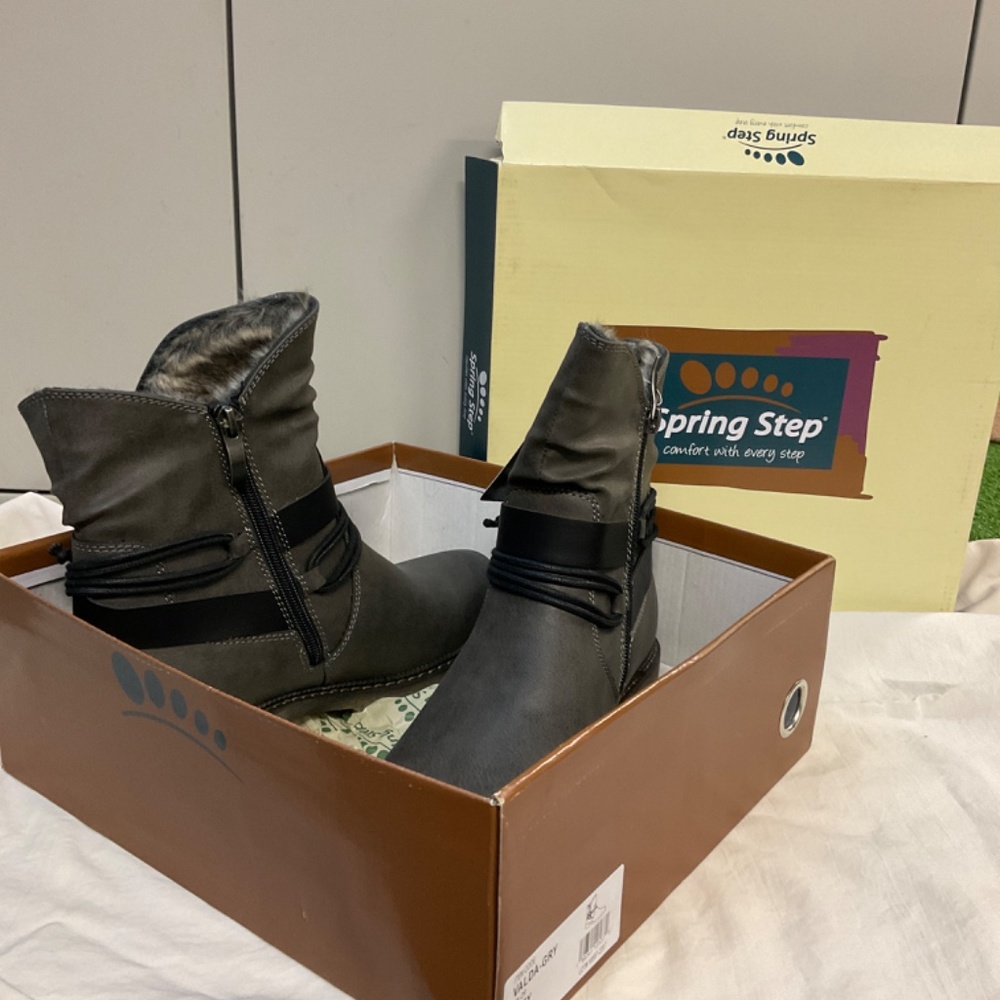 Spring Step Gray Booties Size 9